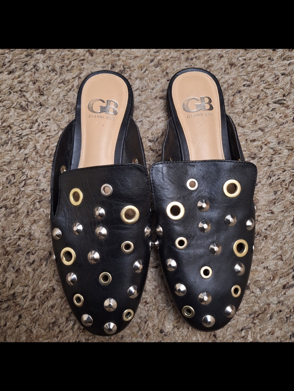 Gianni Bini Black Leather Studded Grommet Mules Slides Flats 6.5M
